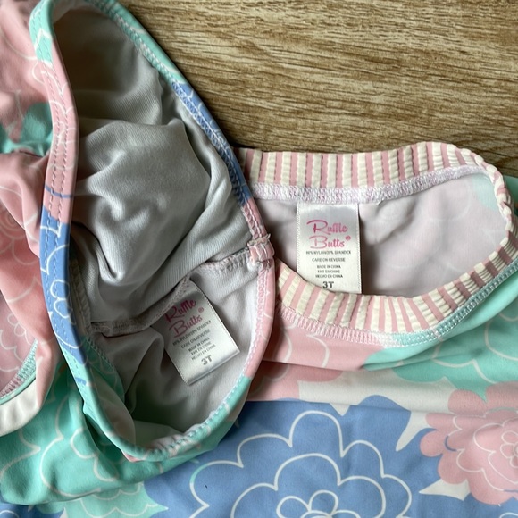 Ruffle butts 3T bathing suit - Picture 3 of 4